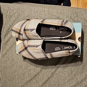 BRAND NEW Tom's Alpargata-Grey Multi-Earthy Plaid; size 8.5 MEN